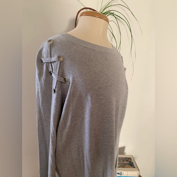 Michael Kors NWT Lace-Up Grey Crewneck Sweater L - Picture 7 of 16